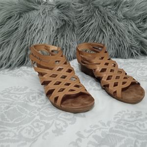 Baretraps Women's Trella Light Brown Gladiator Wedge Sandals Size 9.5 M
